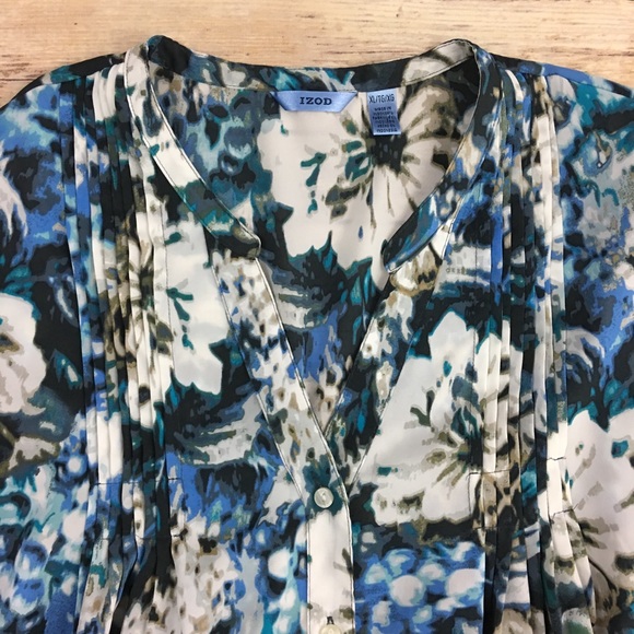 Izod floral pleated blouse - Picture 2 of 4